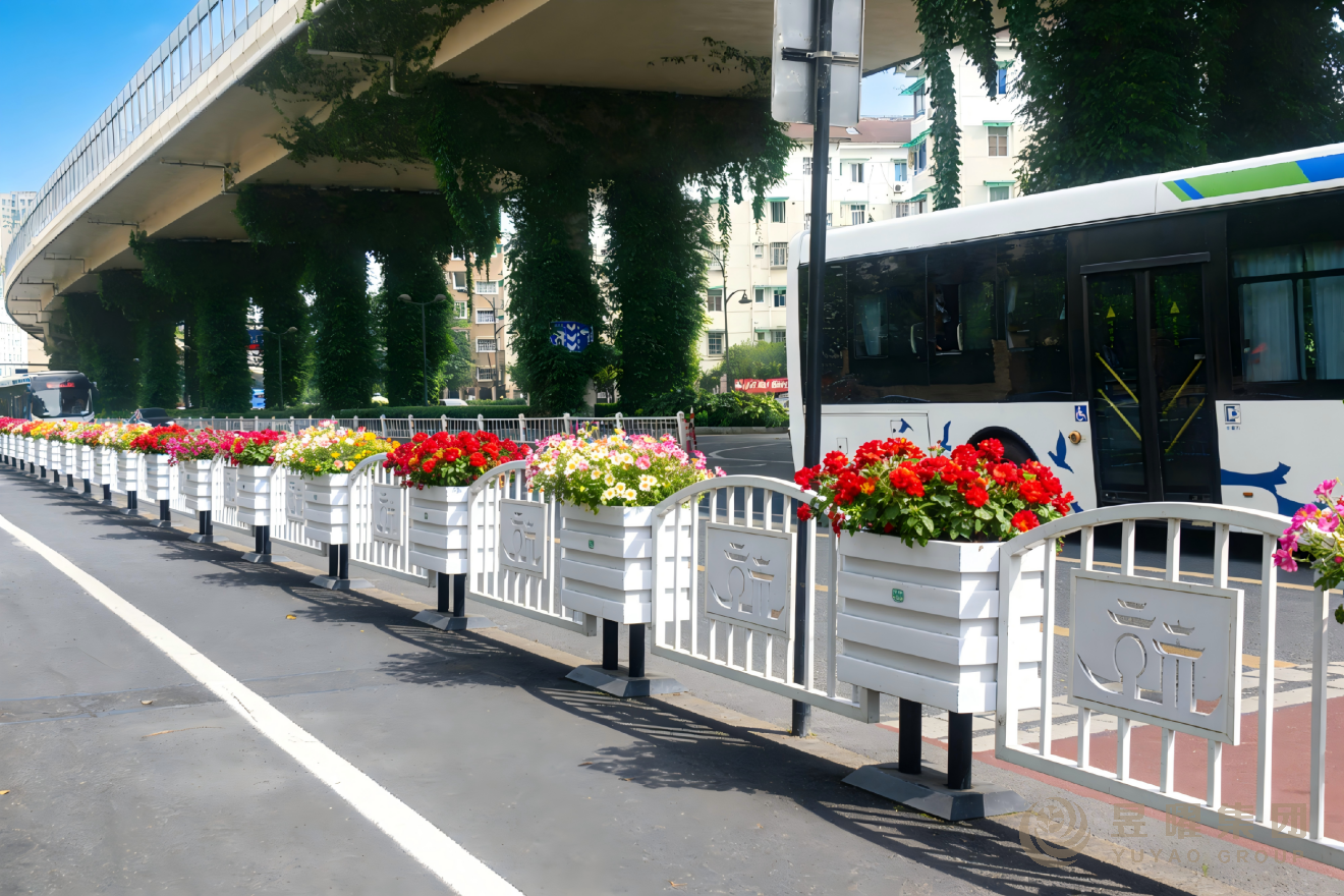 杭州下城区机非隔离PVC花箱