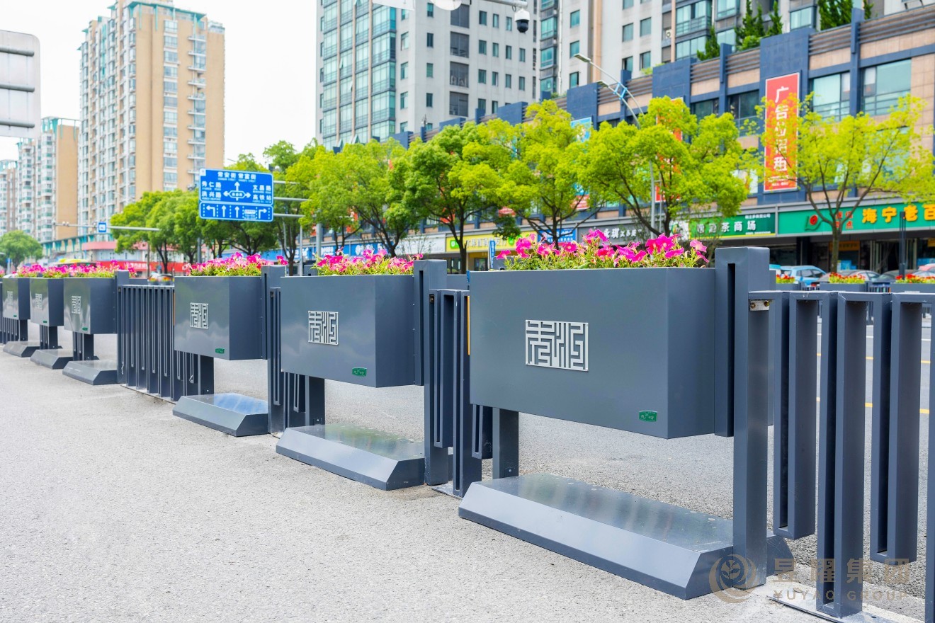 陕西宝鸡扶风主干道机非隔离花箱护栏