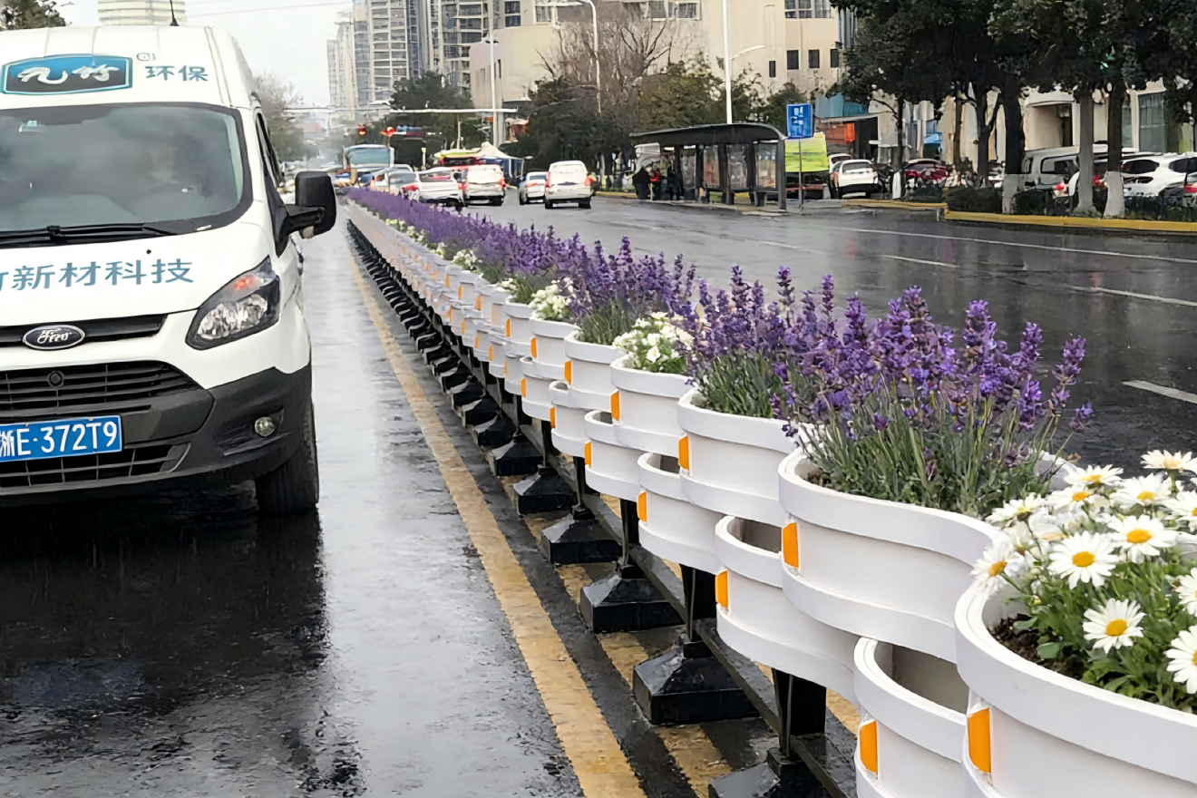 圆弧PVC花箱-市政道路隔离花箱，外摆花箱